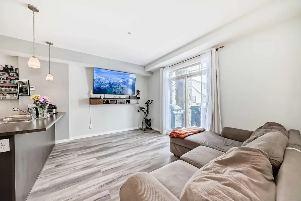 117 Copperpond Common SE Calgary AB T2Z 5E2