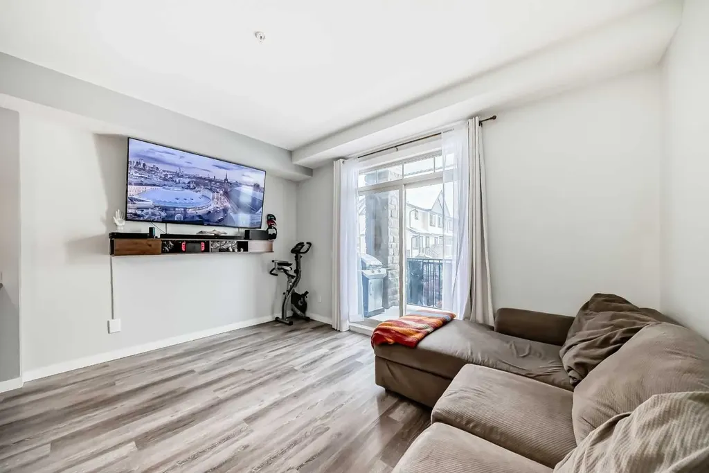 117 Copperpond Common SE Calgary AB T2Z 5E2