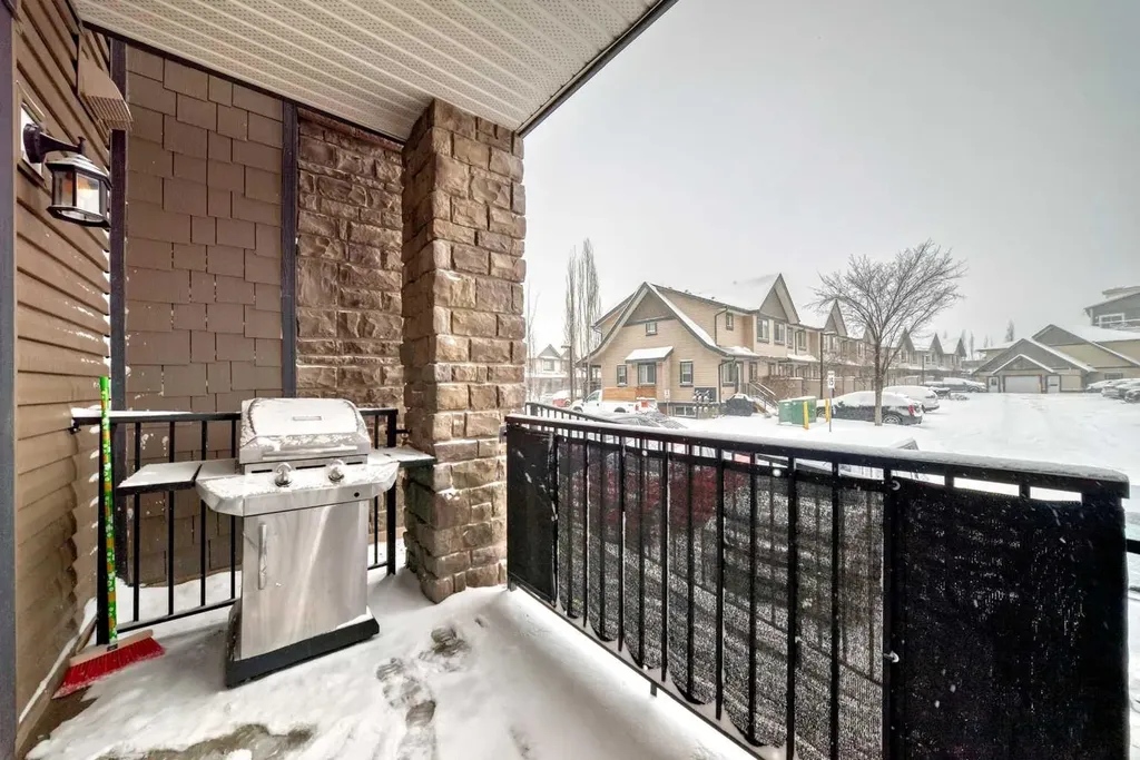 117 Copperpond Common SE Calgary AB T2Z 5E2
