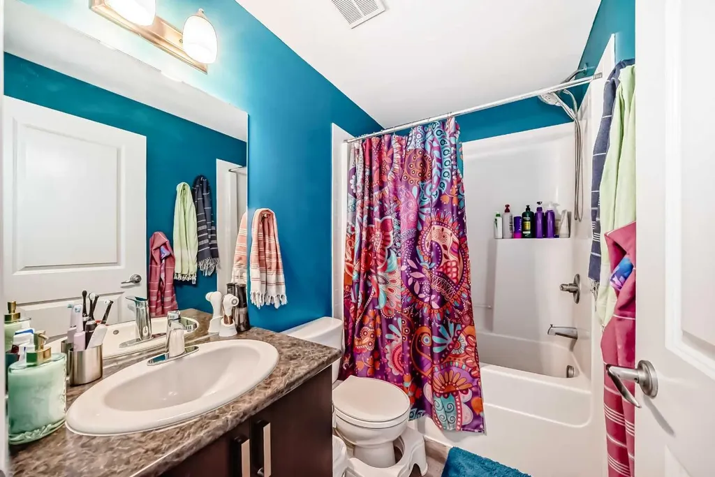117 Copperpond Common SE Calgary AB T2Z 5E2
