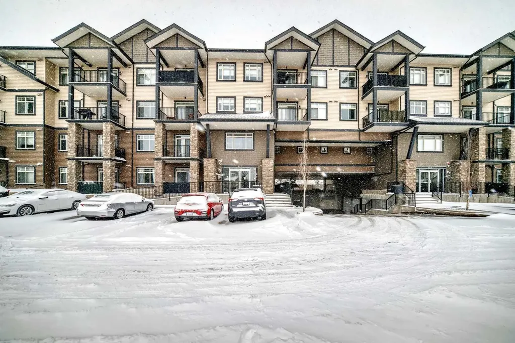 117 Copperpond Common SE Calgary AB T2Z 5E2