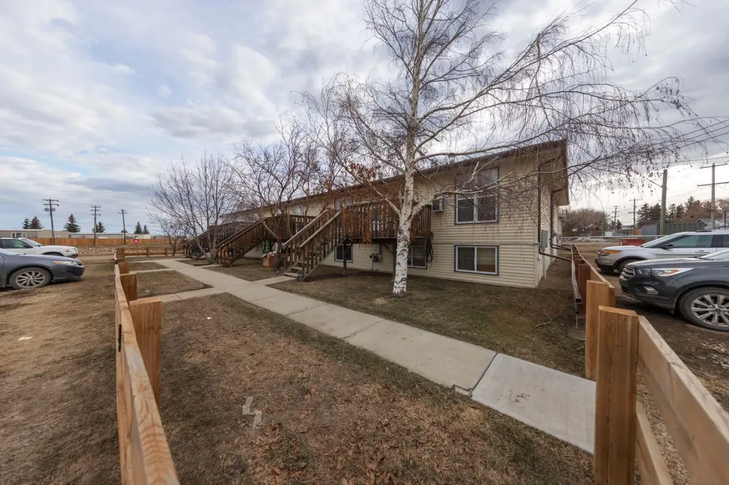 5219 57 Street Lloydminster AB T9V0V4
