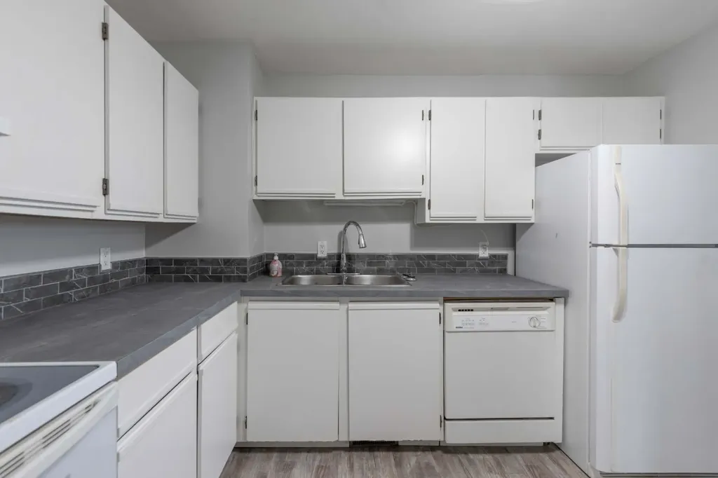 5219 57 Street Lloydminster AB T9V0V4