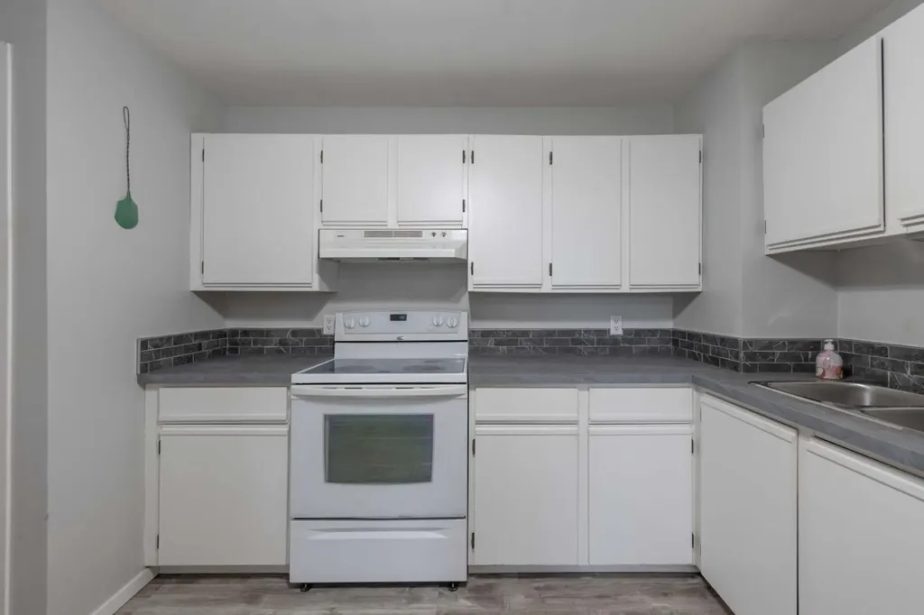 5219 57 Street Lloydminster AB T9V0V4