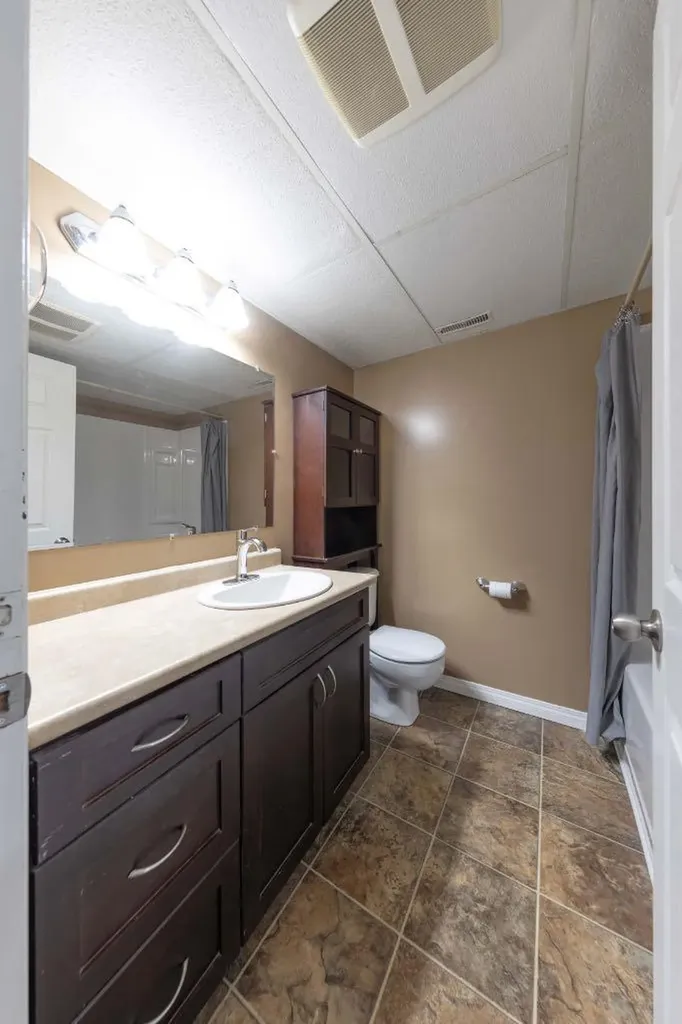 5219 57 Street Lloydminster AB T9V0V4