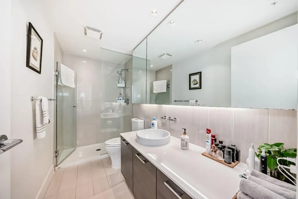 901 10 Avenue SW Calgary AB T2R 0B5