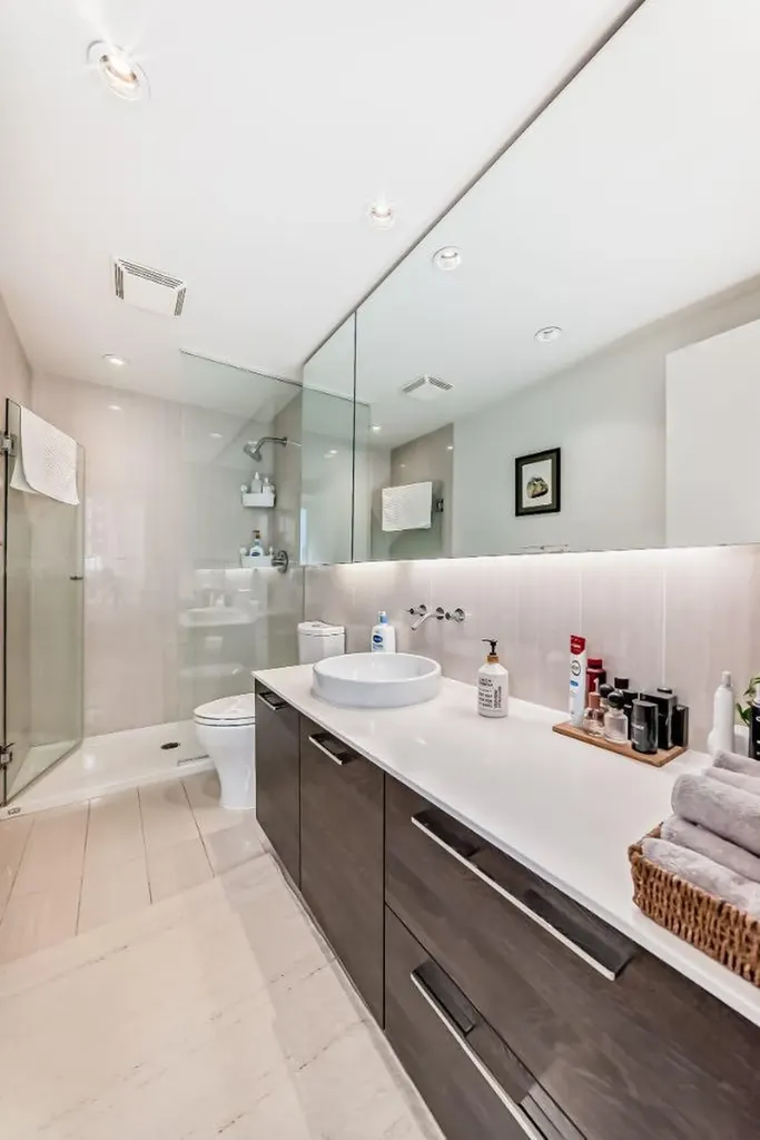 901 10 Avenue SW Calgary AB T2R 0B5