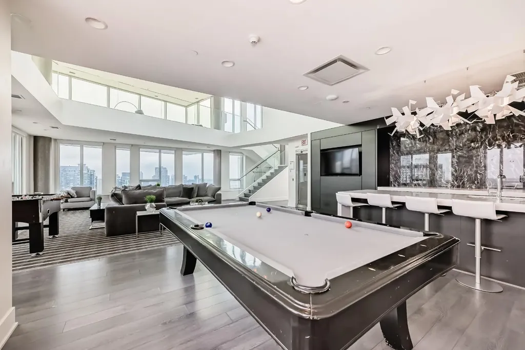 901 10 Avenue SW Calgary AB T2R 0B5
