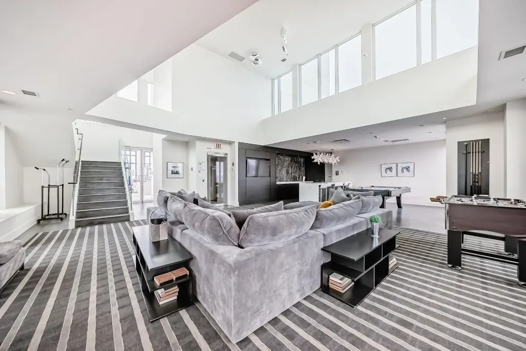 901 10 Avenue SW Calgary AB T2R 0B5