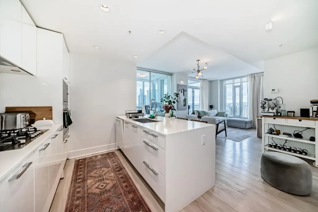 901 10 Avenue SW Calgary AB T2R 0B5