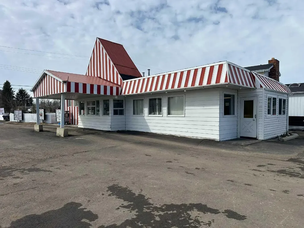 5208 49 Avenue Redwater AB T0A 2W0