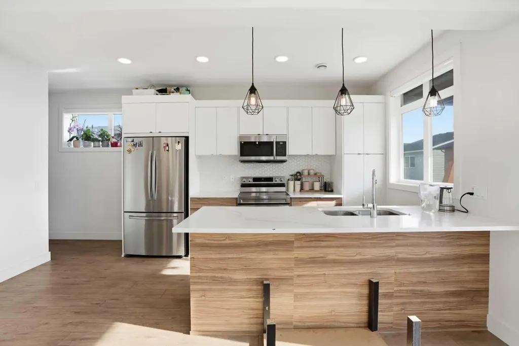 10060 46 Street NE Calgary AB T3J2H8