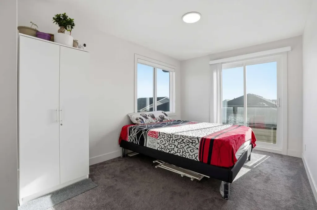 10060 46 Street NE Calgary AB T3J2H8
