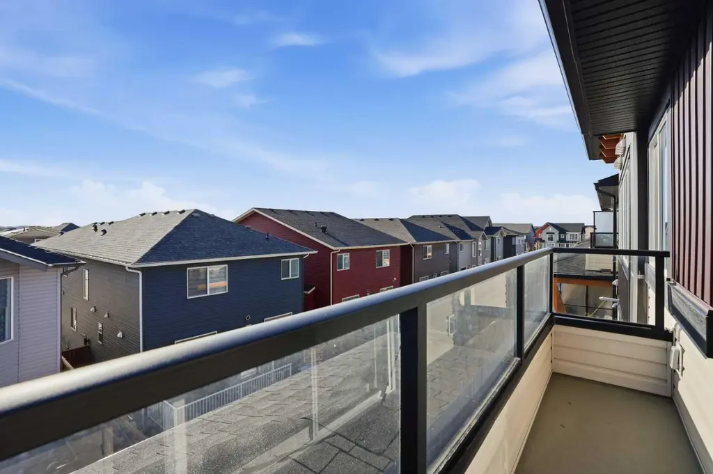10060 46 Street NE Calgary AB T3J2H8