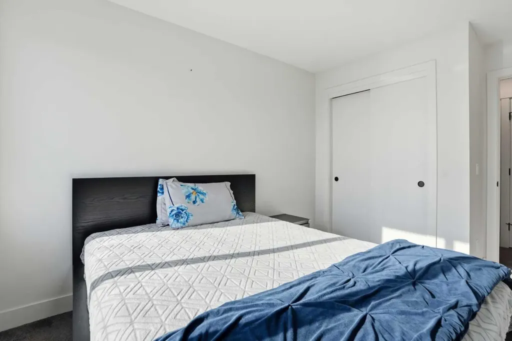 10060 46 Street NE Calgary AB T3J2H8
