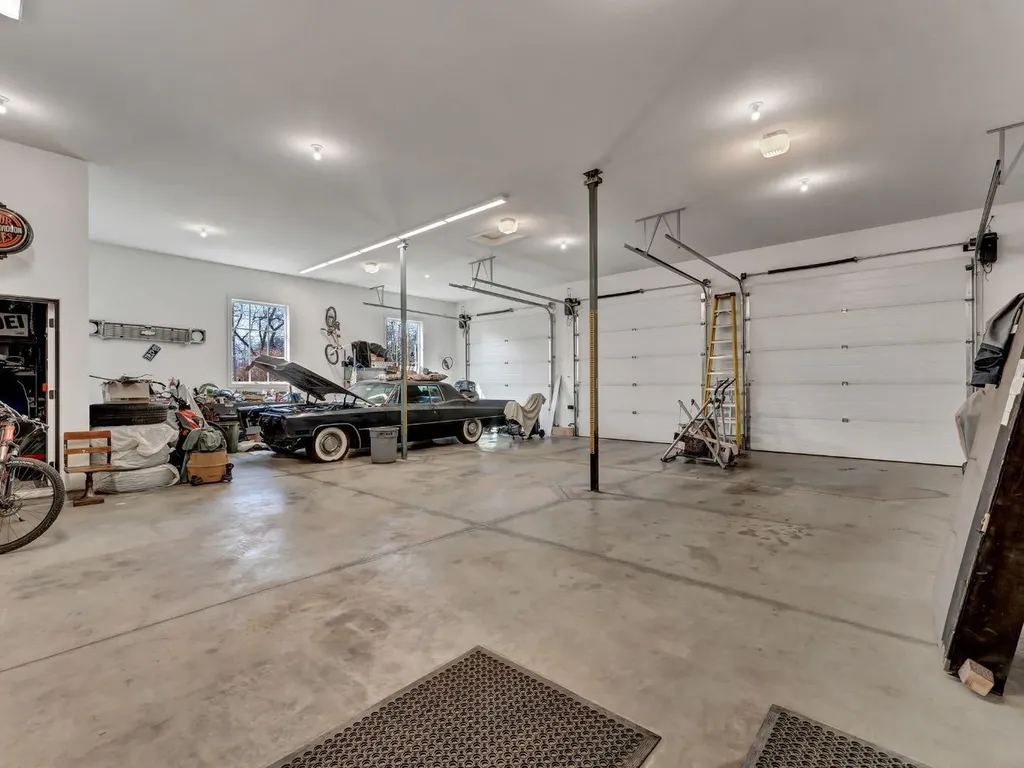 170 2 Street NW Medicine Hat AB T1A 6J3