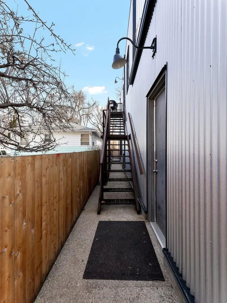170 2 Street NW Medicine Hat AB T1A 6J3