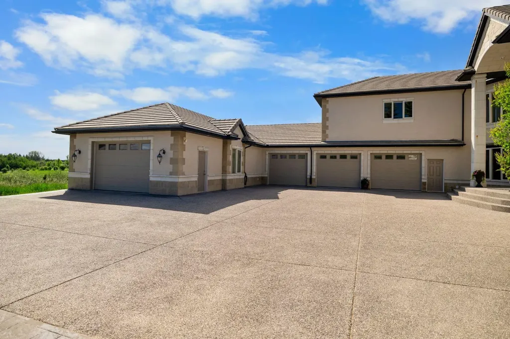 262060 Range Road 33 Rural Rocky View County AB T4C 0G6