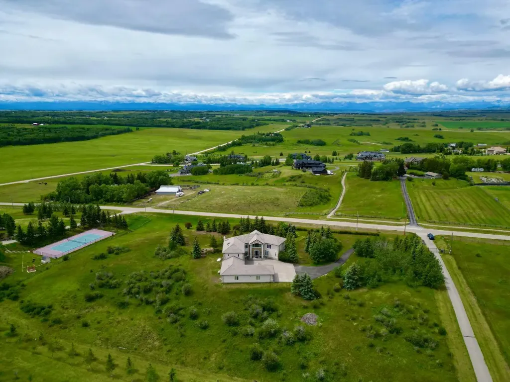 262060 Range Road 33 Rural Rocky View County AB T4C 0G6