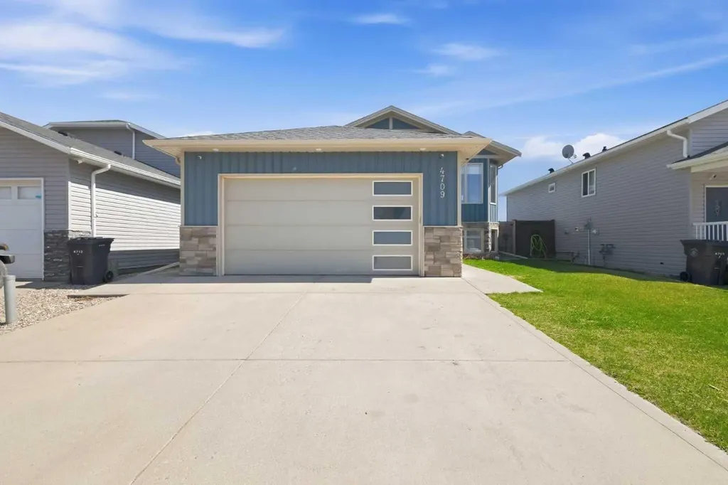 4709 7 Street Coalhurst AB T0L 0V0