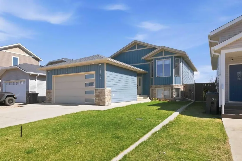 4709 7 Street Coalhurst AB T0L 0V0