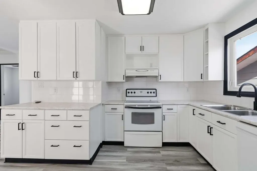 162 Elmore Drive Fort Mcmurray AB T9H 4N3