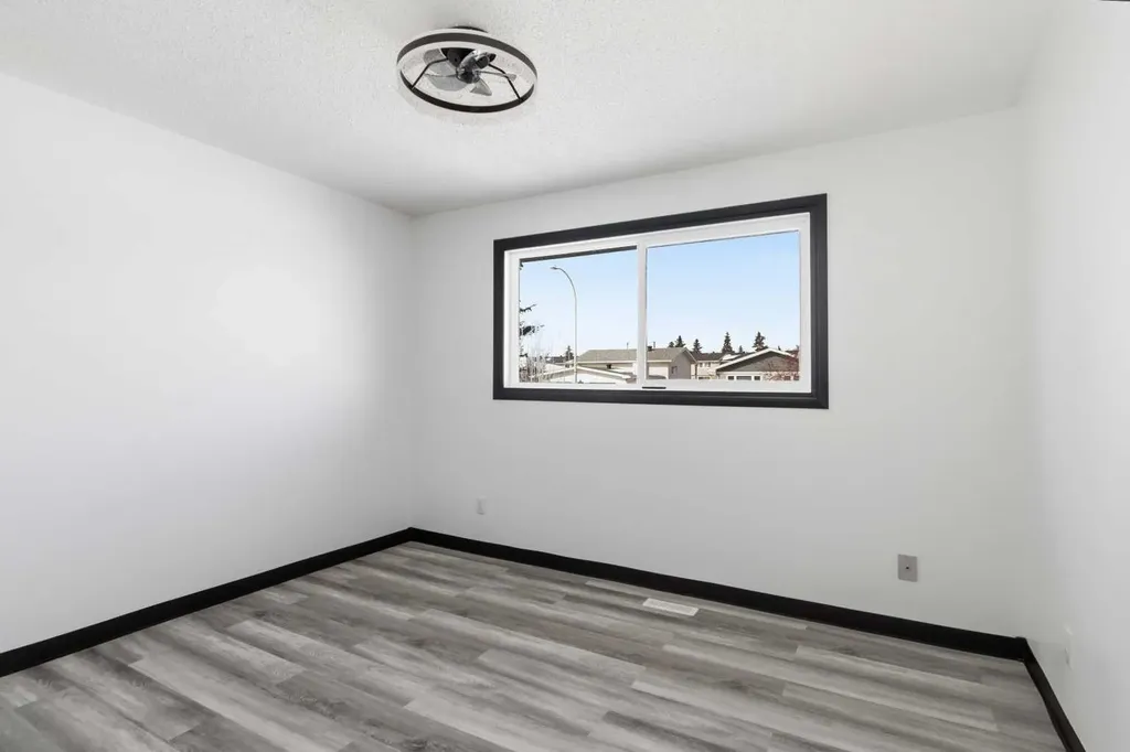 162 Elmore Drive Fort Mcmurray AB T9H 4N3