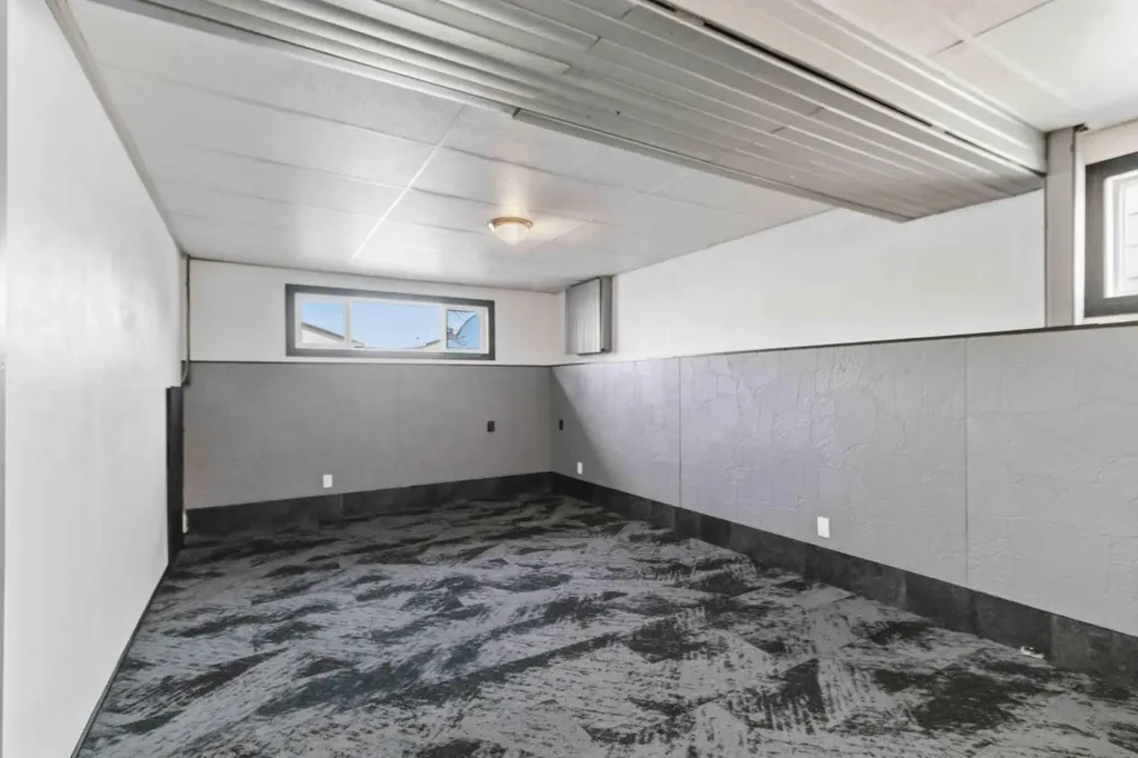 162 Elmore Drive Fort Mcmurray AB T9H 4N3