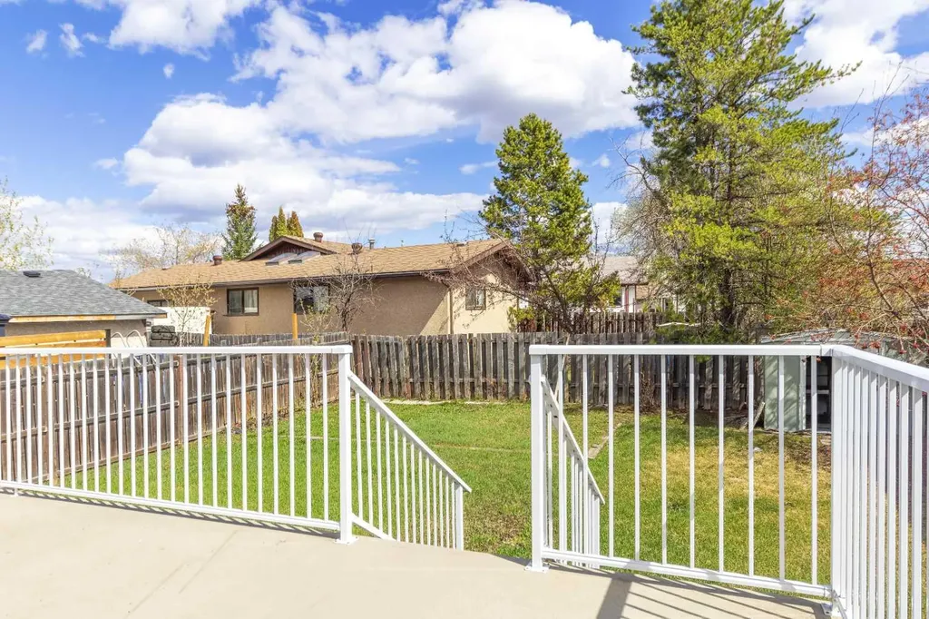 162 Elmore Drive Fort Mcmurray AB T9H 4N3