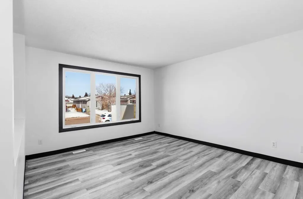 162 Elmore Drive Fort Mcmurray AB T9H 4N3