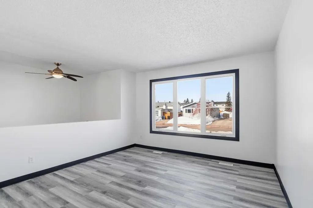 162 Elmore Drive Fort Mcmurray AB T9H 4N3
