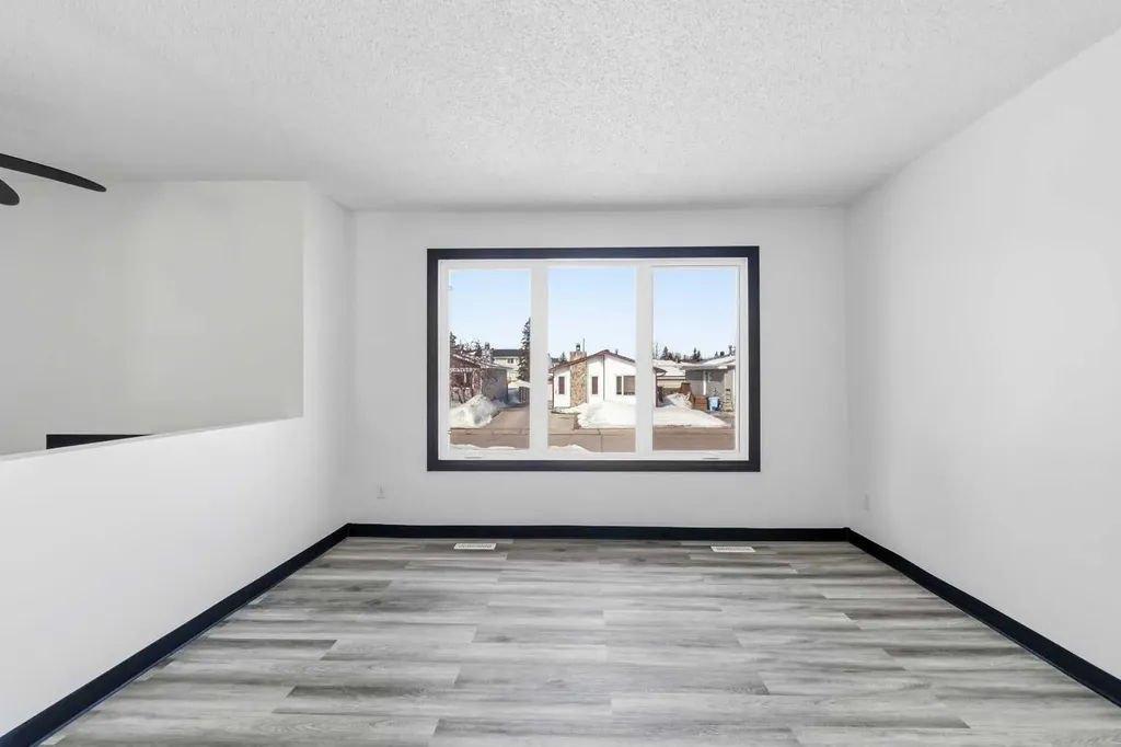 162 Elmore Drive Fort Mcmurray AB T9H 4N3
