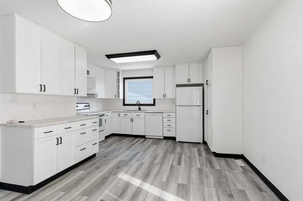 162 Elmore Drive Fort Mcmurray AB T9H 4N3