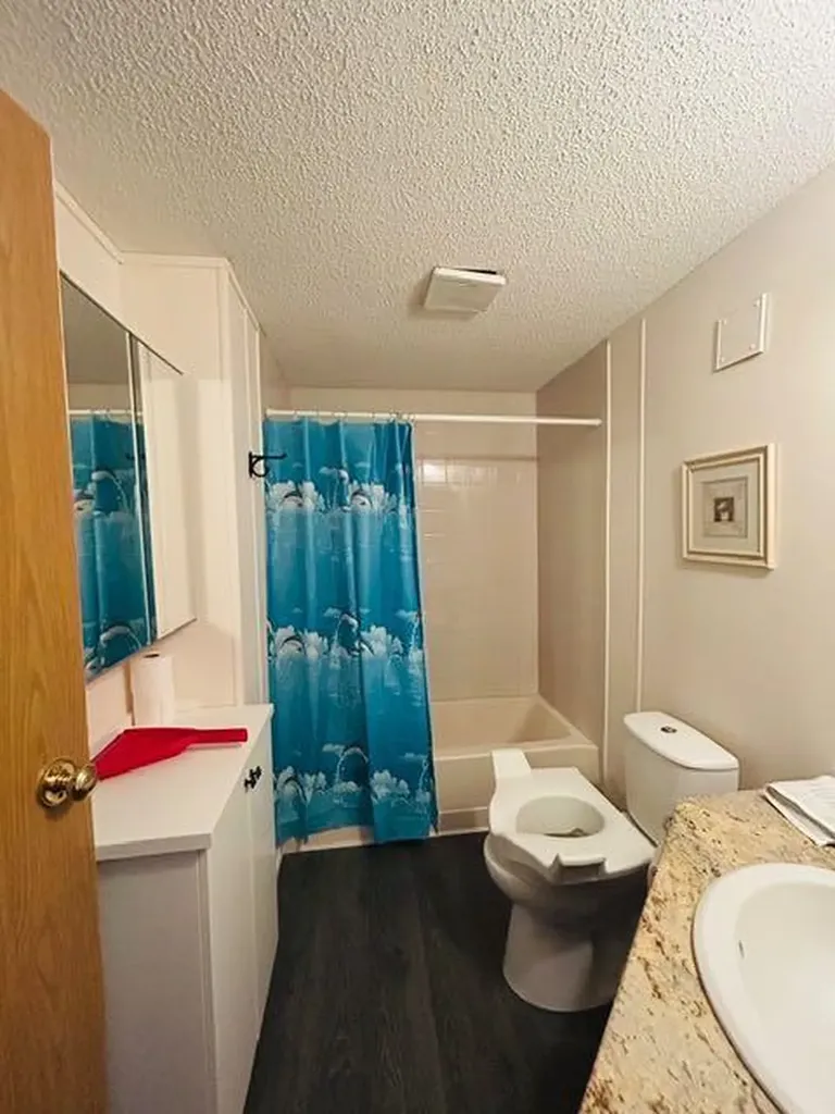 6205 54 Street Ponoka AB T4J 1M5