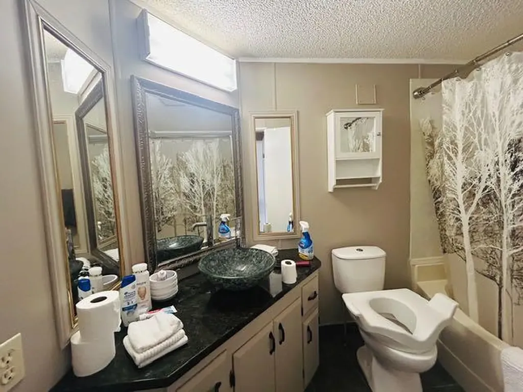 6205 54 Street Ponoka AB T4J 1M5