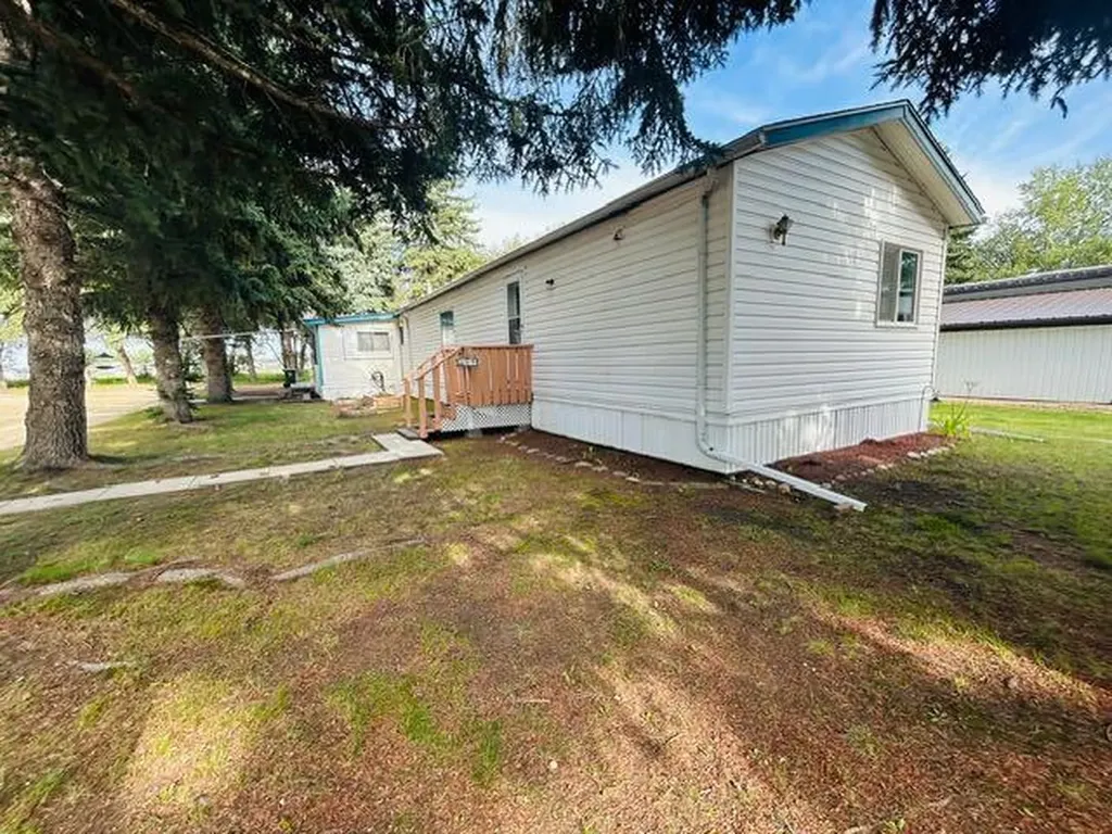 6205 54 Street Ponoka AB T4J 1M5