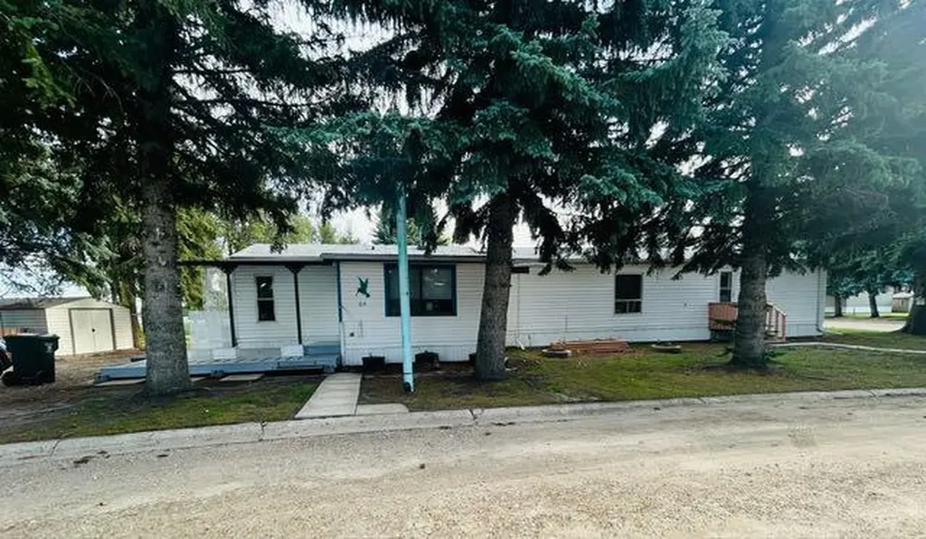 6205 54 Street Ponoka AB T4J 1M5