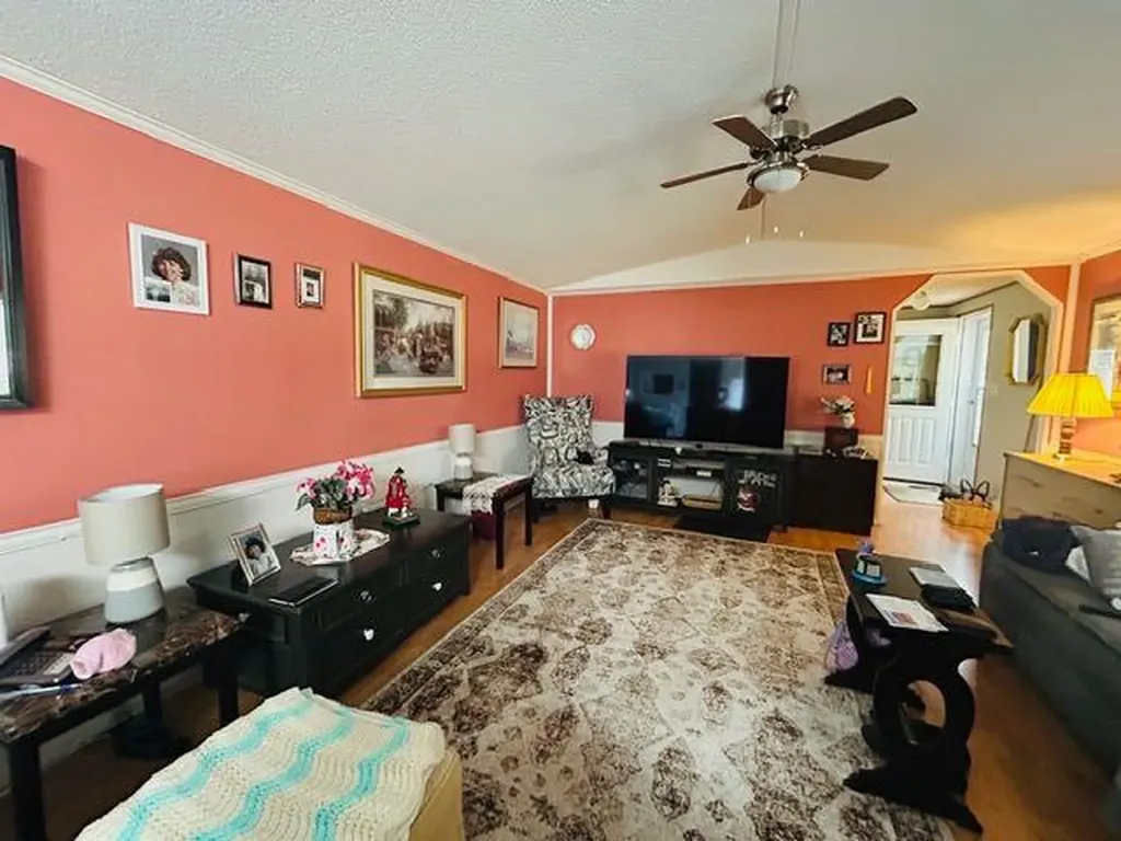 6205 54 Street Ponoka AB T4J 1M5