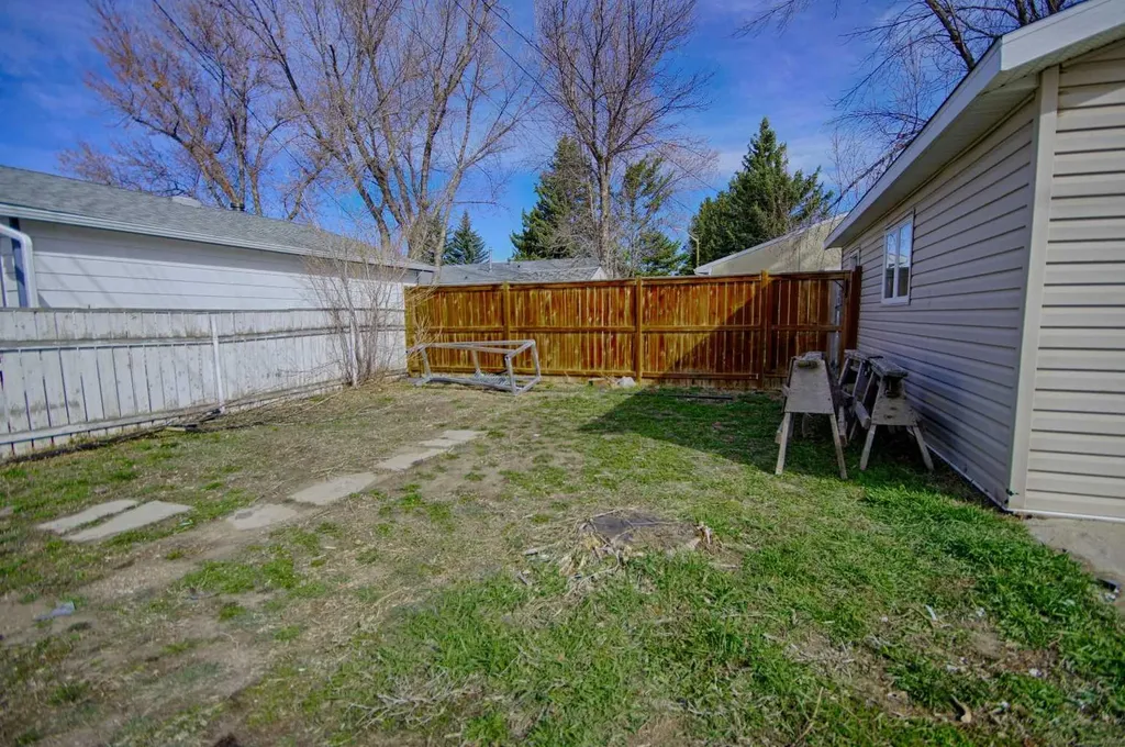 1015 19 Avenue Coaldale AB T1M 1N1