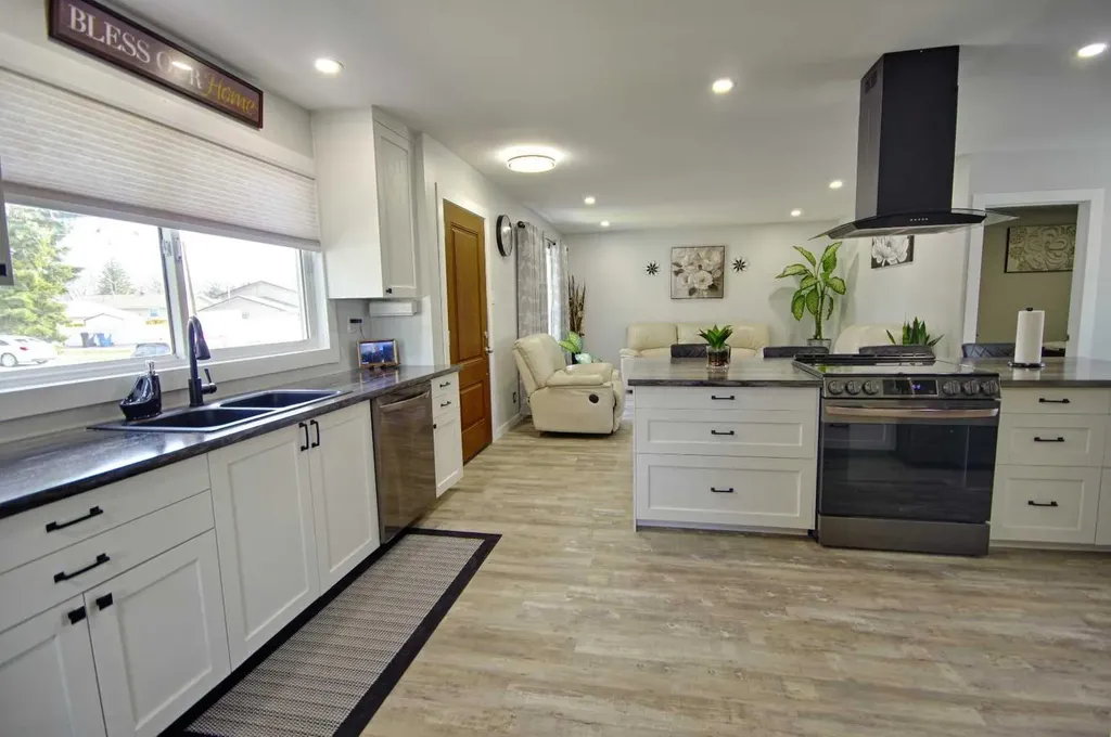 1015 19 Avenue Coaldale AB T1M 1N1