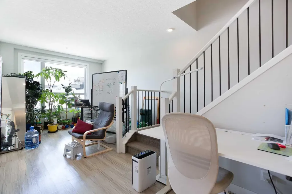 1734 11 Avenue SW Calgary AB T3C 0N4