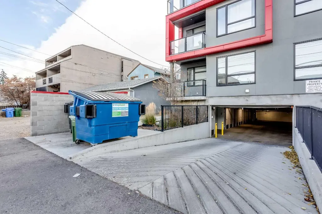 1734 11 Avenue SW Calgary AB T3C 0N4