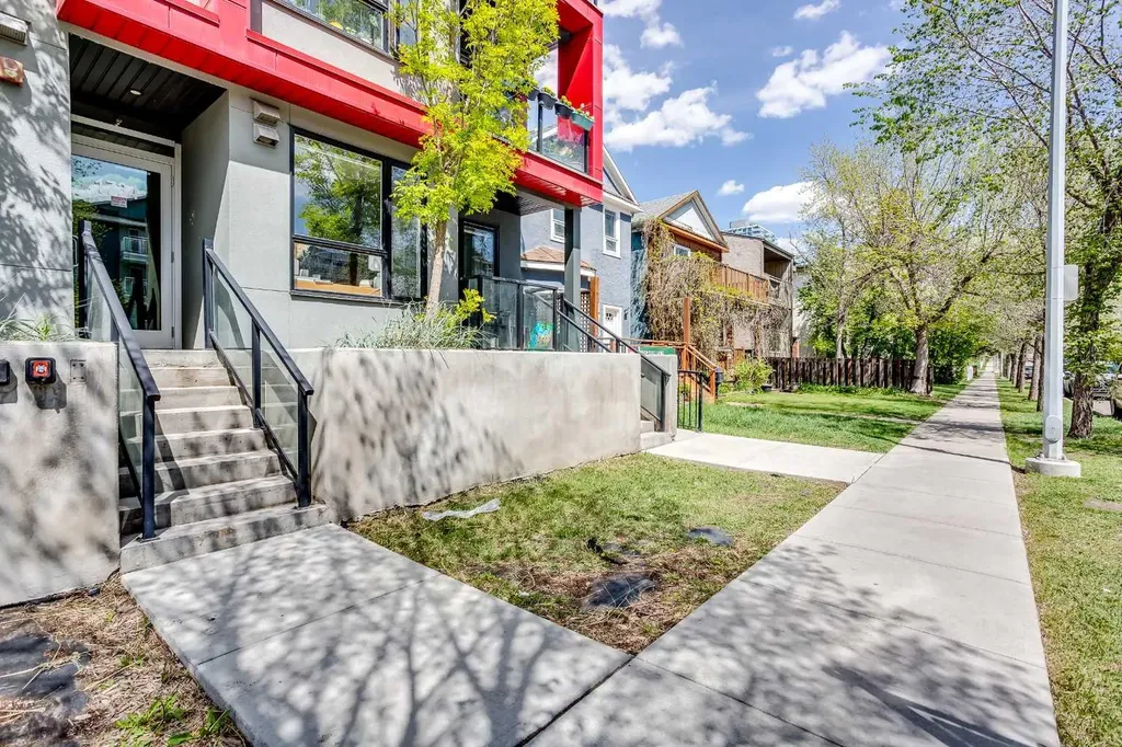 1734 11 Avenue SW Calgary AB T3C 0N4