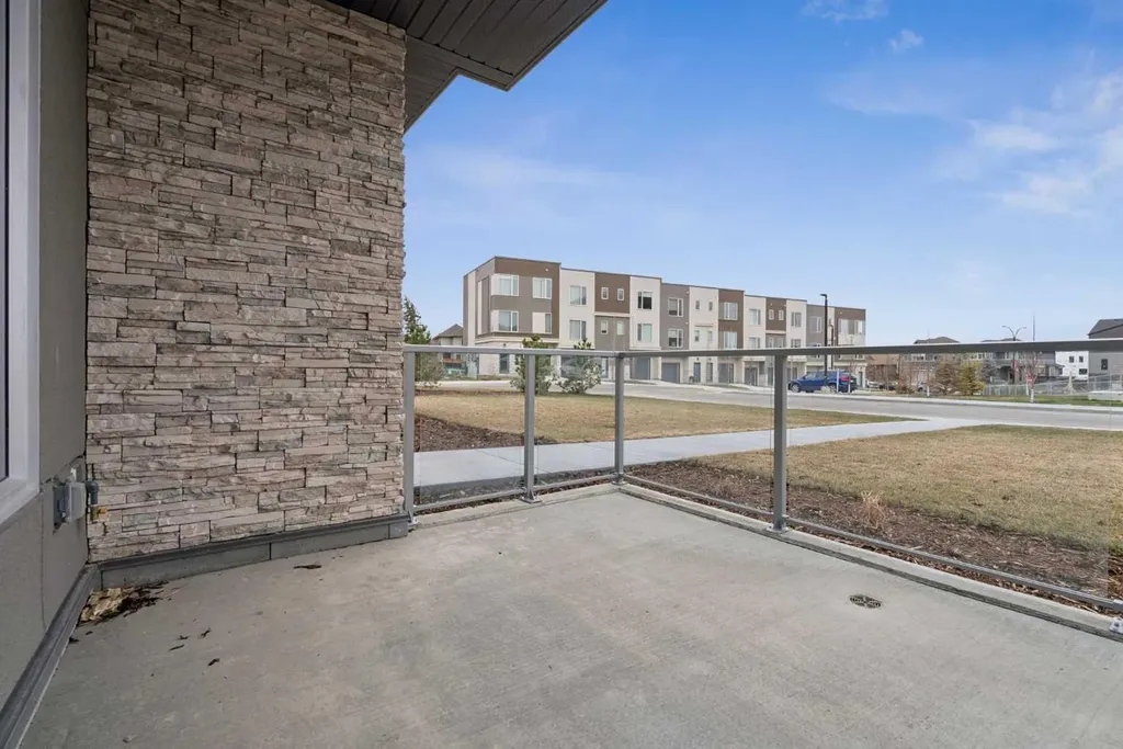 655 Shawnee Square SW Calgary AB T2Y 1E3