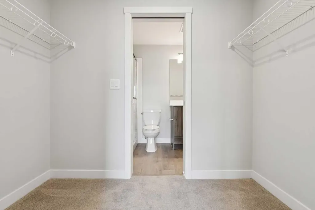 655 Shawnee Square SW Calgary AB T2Y 1E3