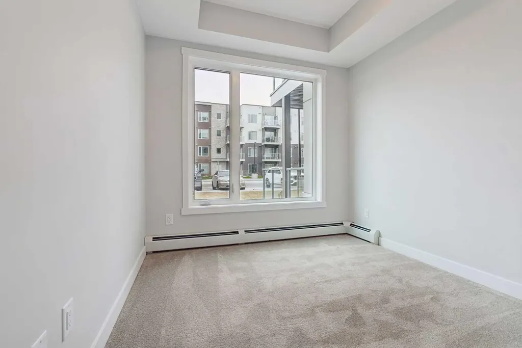 655 Shawnee Square SW Calgary AB T2Y 1E3