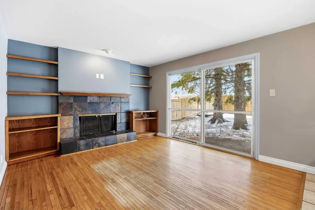 356 Willow Ridge Place SE Calgary AB T2J 1N4