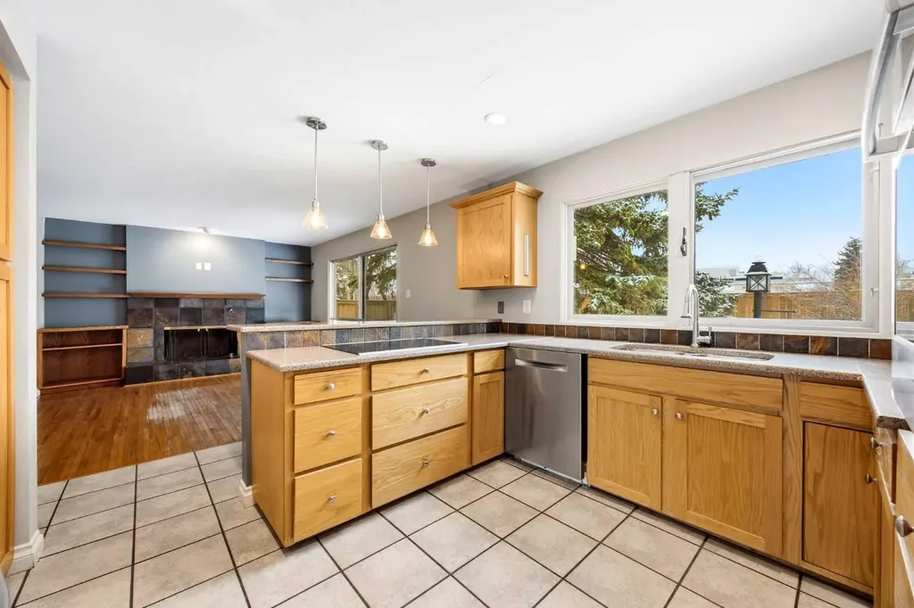 356 Willow Ridge Place SE Calgary AB T2J 1N4