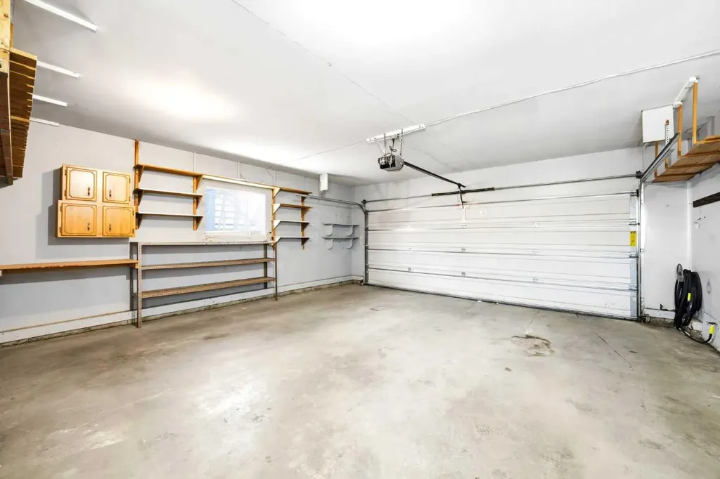 356 Willow Ridge Place SE Calgary AB T2J 1N4