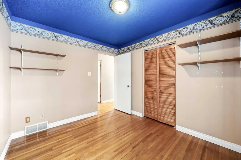 356 Willow Ridge Place SE Calgary AB T2J 1N4